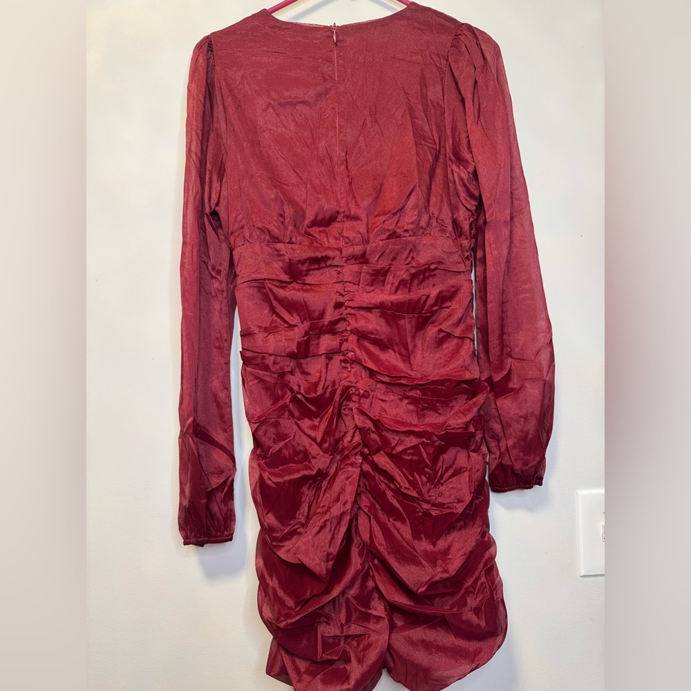 ANDREE BY UNIT Burgundy Long Sleeve V-Neck Ruched Dress - Picture 4 of 4